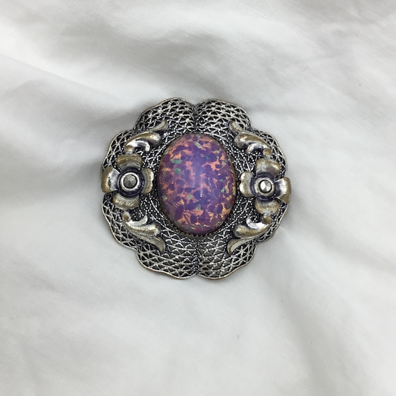 Art Deco 1930s to 1940s Silver tone opaline dragons breath art glass floral filigree brooch. Size 3.5cm. Good condition. Detailed.