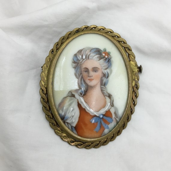 Vintage Limoges France Porcelain Georgian Lady Picture Brooch