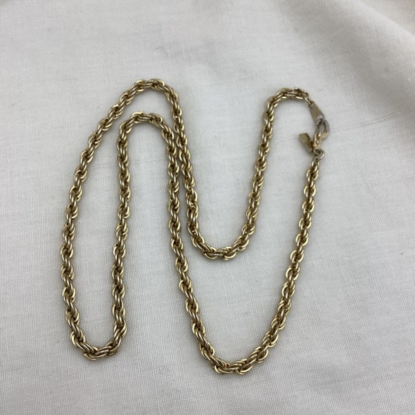 Second hand gold plated rope chain necklace. Length 20 inch or 50.5cm. Size 4.5mm widest. Nice quality but fairly modern.