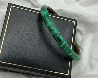 Vintage Malachite gemstone and Brass Bangle 8mm wide. Internal length 7.7inch or 20cm. C1970s