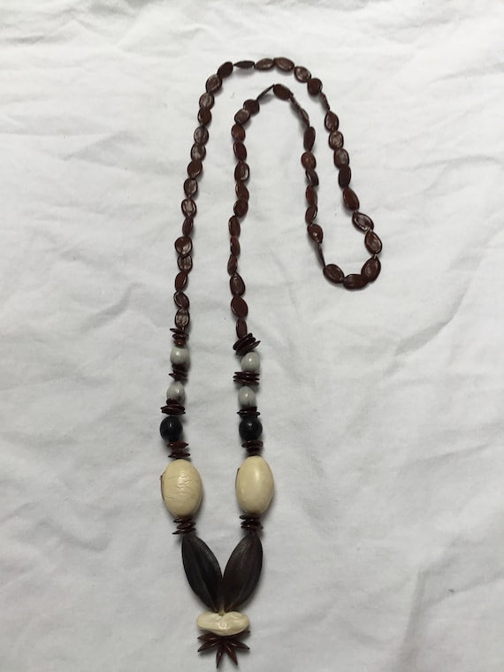 Vintage  long pip and nut necklace brown, black, … - image 9