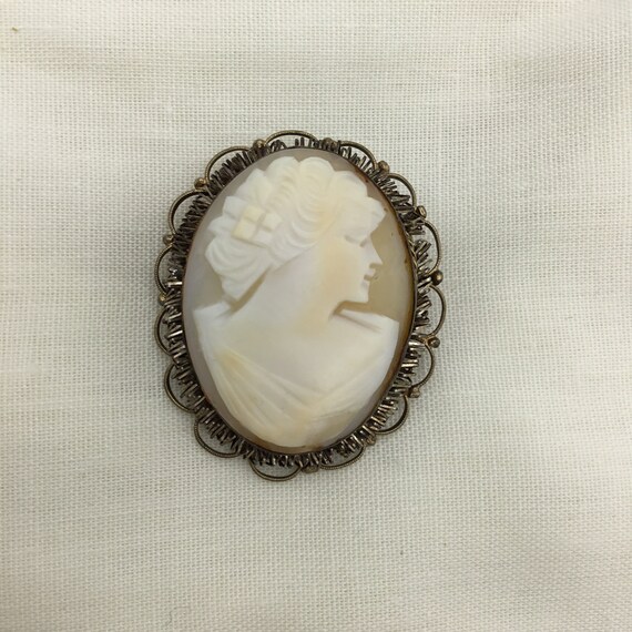 Vintage 1940s to 1950s natural shell carved cameo… - image 9