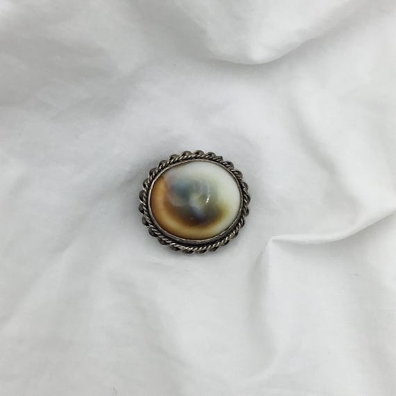 Antique operculum natural shell and silver stud. … - image 3