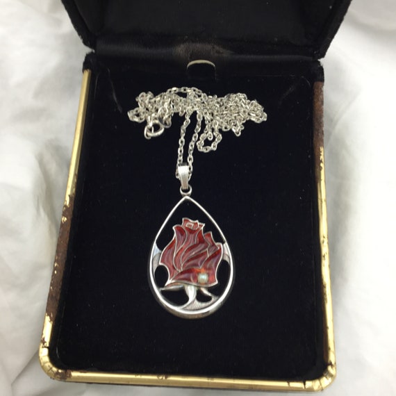Vintage 1976 red enamel rose and white cultured p… - image 1