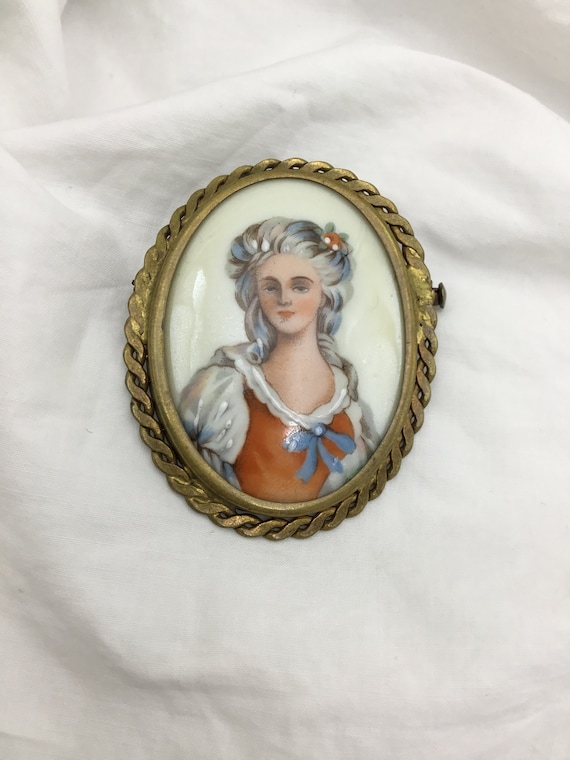 Vintage Limoges France Porcelain Georgian Lady Picture Brooch