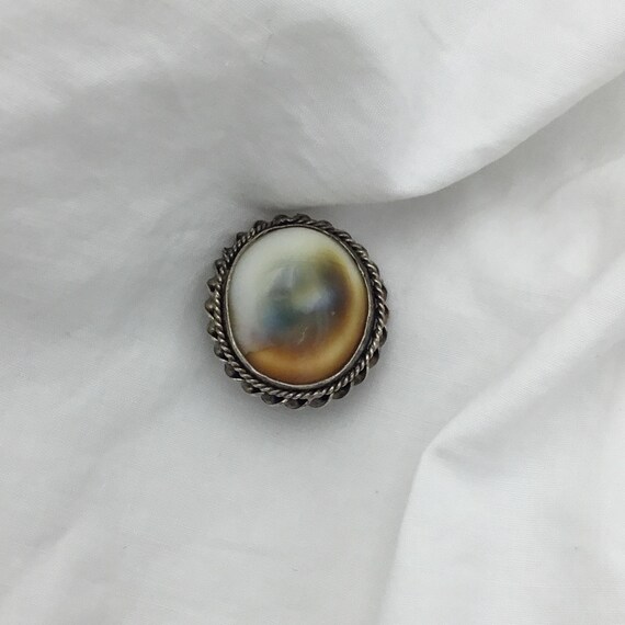 Antique operculum natural shell and silver stud. … - image 9