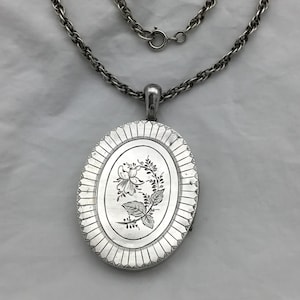 Collana vittoriana antica con ciondolo molto grande in argento sterling. Punzone inglese del 1882, catena a corda antica.