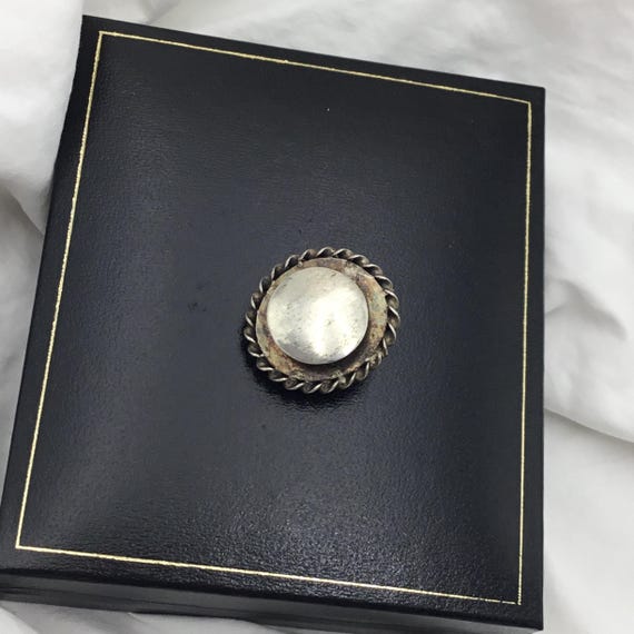 Antique operculum natural shell and silver stud. … - image 6