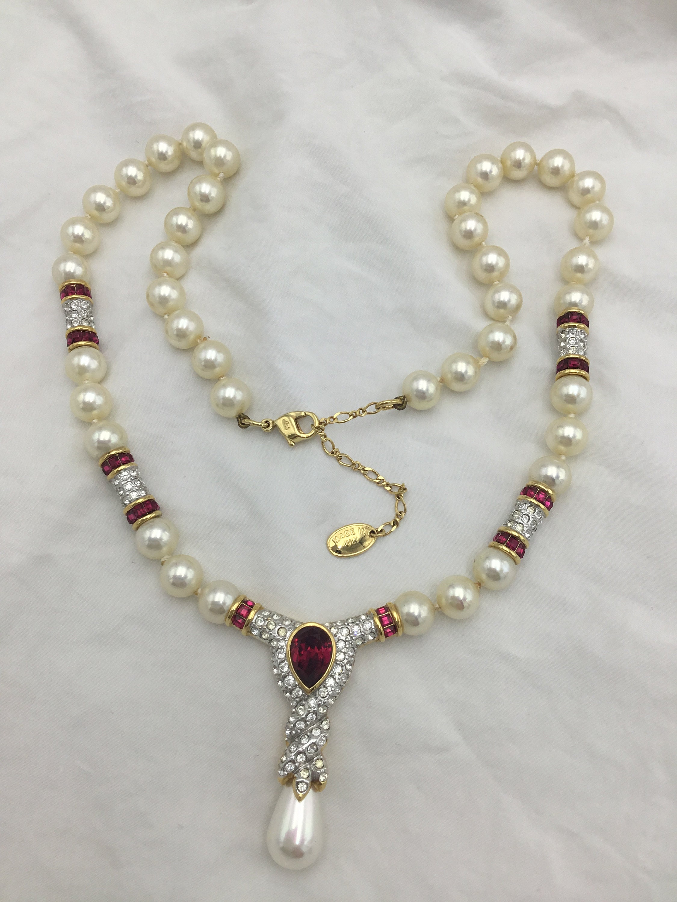 Vintage Signed Attwood &sawyer Good Quality Costume Pearl and Ruby Red  Glass Stones Drop Pendant White Rhinestone Gold Tone Bead Necklace. 