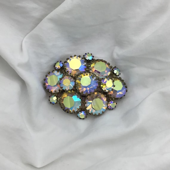 Broche Vintage En Perles De Cristal à Facettes – Reflets Boréalis, Bijou Ancien Sans Marque