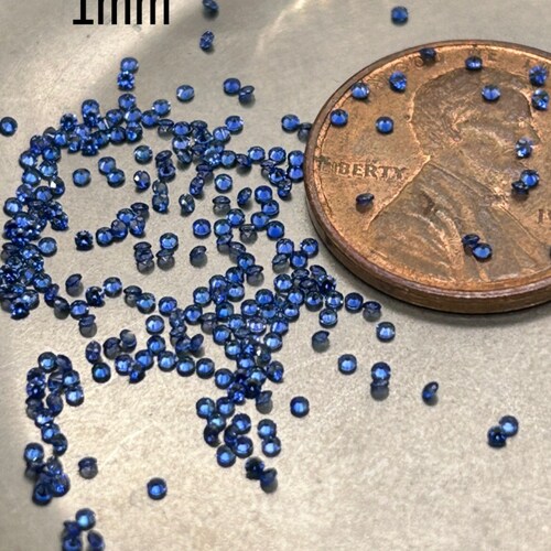 Synthetischer blauer Saphir im runden Diamantschliff - 50 bis 75 Stück Pakete - Erhältlich in 0,80 mm bis 1,50 m