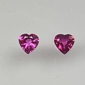 Pietra preziosa naturale di rubino a forma di cuore di qualità AA/A disponibile in 3 mm-5 mm