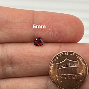 Natural Mozambique Garnet Trillion Cut AAA Quality from 3MM-14MM