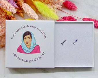 925 Tachuelas de flecha de plata de ley - Malala Quote Inspiring Women Jewellery - Regalo feminista único para su delicada adolescente minimalista