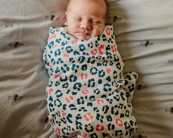 Extra grande bambú bebé muselina leopardo estampado manta rosa y azul marino - 120cm eructar tela de lactancia cubierta envolver envoltura - Nuevo baby shower