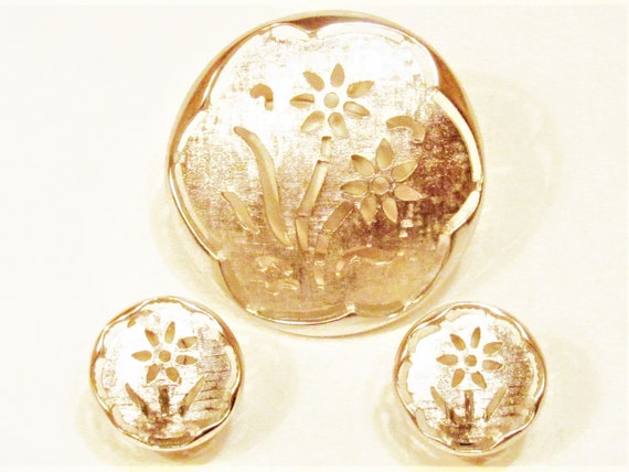 Vintage Sarah Coventry  Flower Brooch Earring Set. - image 1