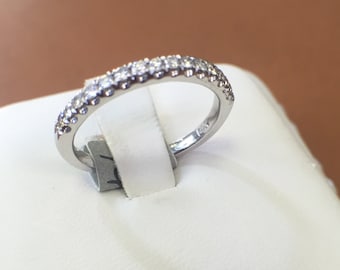 Wedding Band. 14k White Gold with 0.20ct of Natural Diamonds