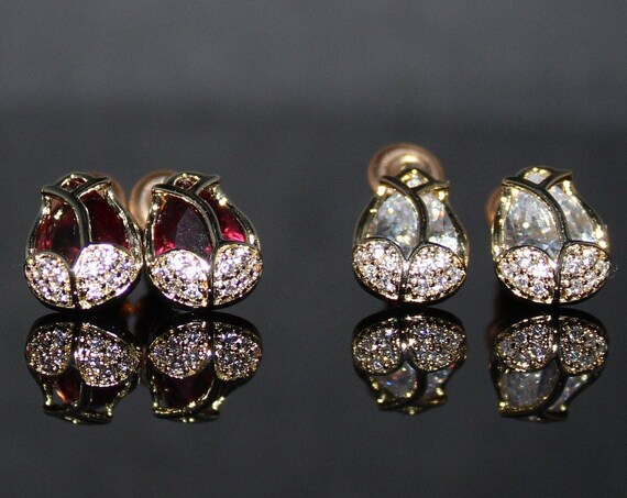 Tulip stud earrings