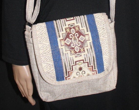 Canvas bag with ethnic elements