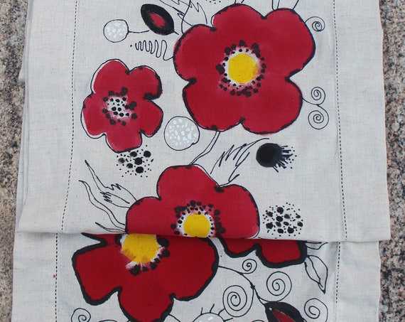 Hand painted Poppy table runner, one day free shipping, ready to ship
