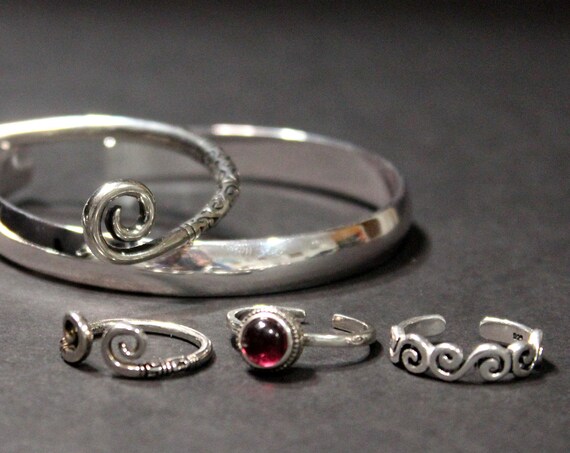 Resizable bangle and ring set