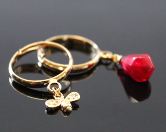 Set of pomegranate seed and bee stainless steel adjustable ring