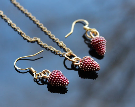 Strawberry jewelry set