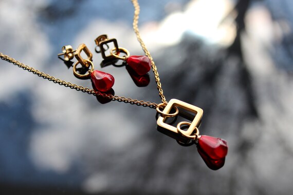 Red dangle pomegranate jewelry set