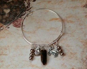 Summer bangle, expandable bangle, Summer jewelry, matches prayer beads, Summer pagan bracelet, Beach themed bangle, Tiger's Eye, crab charm