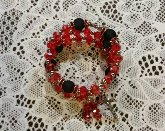Lutheran rosary bracelet, Lutheran prayer bracelet, memory wire bracelet, wrap bracelet, red and black glass beads, budded crucifix, silver