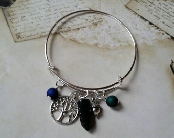 Lammas bangle, expandable bangle, Lammas jewelry, matches prayer beads, Lughnasadh bracelet, Black Onyx, blue and green satin pearls, tree