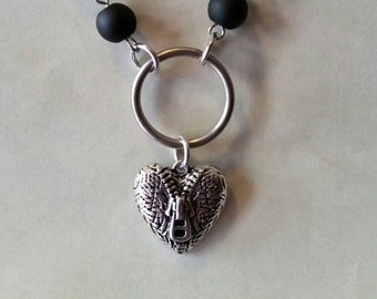 Heart day collar, black matte glass beads, discreet day collar, symbolic jewelry, BDSM collar, submissive collar, silver and gunmetal