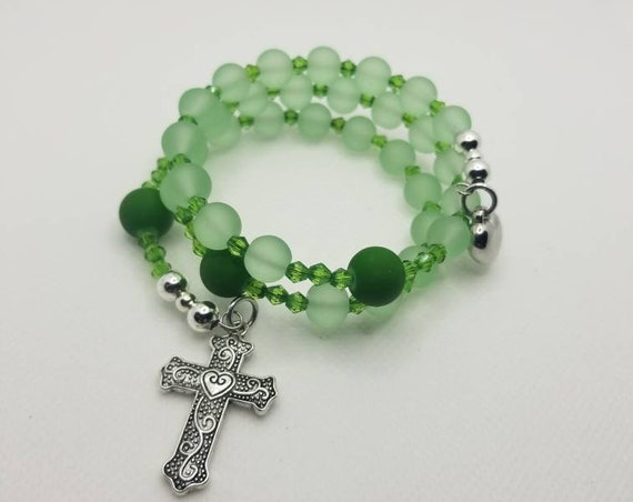 Orthodox prayer bracelet, Orthodox Chotki, Orthodox Christian prayer bracelet, memory wire, multi-loop, green sea glass, rubberized glass