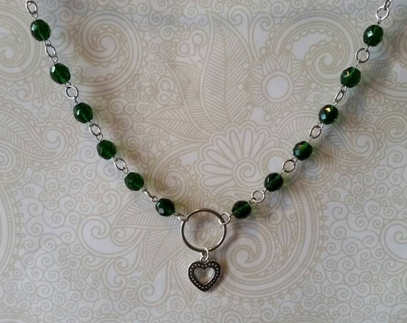 Heart day collar, green Czech glass beads, discreet day collar, symbolic jewelry, BDSM collar, submissive collar, O ring, heart charm