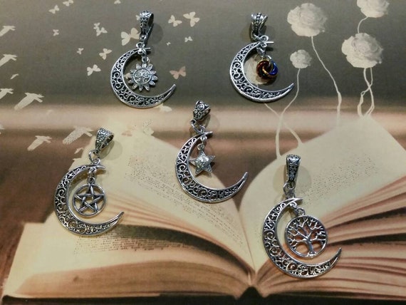 Crescent moon necklace, celestial moon necklace, mystic moon pendant, moon necklace, Goddess jewelry, Moon Goddess, crescent moon necklace