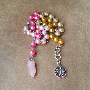Perles de prière Imbolc, perles de prière païennes, perles de prière de sorcières, acier inoxydable, perles de verre, pendule de quartz rose, charme solaire, cadeau unique