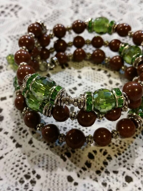 Lutheran rosary bracelet, Lutheran prayer bracelet, memory wire bracelet, wrap bracelet, brown clay beads, reversible cross, green glass