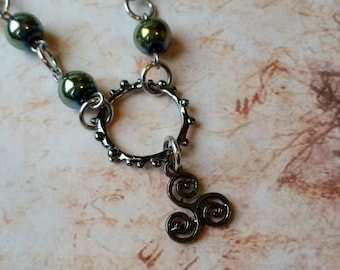 Triske day collar, Hematite beads, discreet day collar, symbolic jewelry, BDSM collar, submissive collar, silver and gunmetal, triskel charm