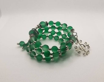 Lutheran rosary bracelet, Lutheran prayer bracelet, memory wire bracelet, wrap bracelet, green rubberized  glass beads, Jerusalem cross