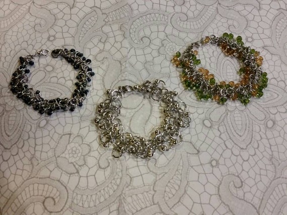 Chain maille bracelet, Shaggy loops bracelet, shaggy loops chain maille bracelet, beaded chain maille, beaded bracelet, Czech glass beads