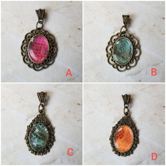 Snake shed jewelry, snake shed pendant, snakeskin necklace, cruelty free snake shed jewelry, snake shed behind glass or silicone,unique gift