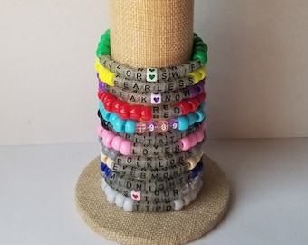 Sets von 12 Freundschaftsbändern, Perlen T Swift Armbänder, Eras Tour Freundschaftsbänder, austauschbare Konzertbänder, einschließlich TTPD