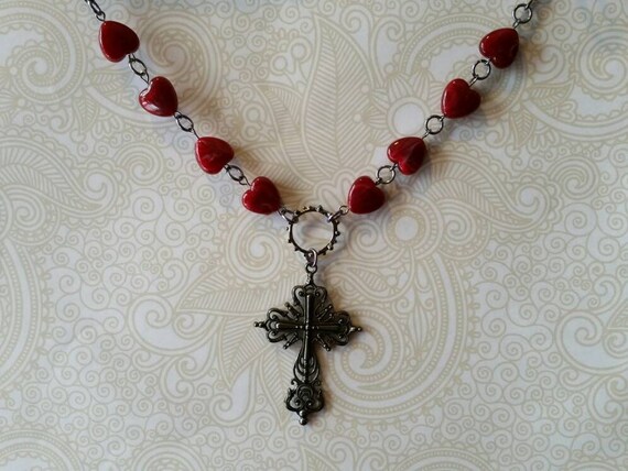 Cross day collar, red glass heart beads, discreet day collar, symbolic jewelry, BDSM collar, submissive collar, gunmetal, Gothic cross