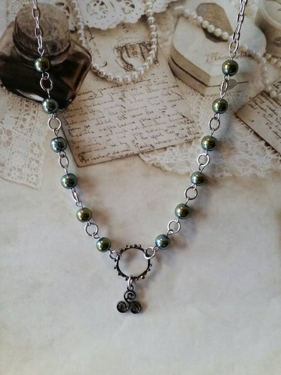 Triske day collar, Hematite beads, discreet day collar, symbolic jewelry, BDSM collar, submissive collar, silver and gunmetal, triskel charm