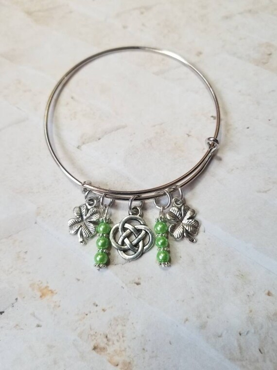 St Patrick's day bracelet, St Patrick's charm bracelet, expandable bangle, silver bangle, charm bangle, Irish pride bangle, Celtic bangle