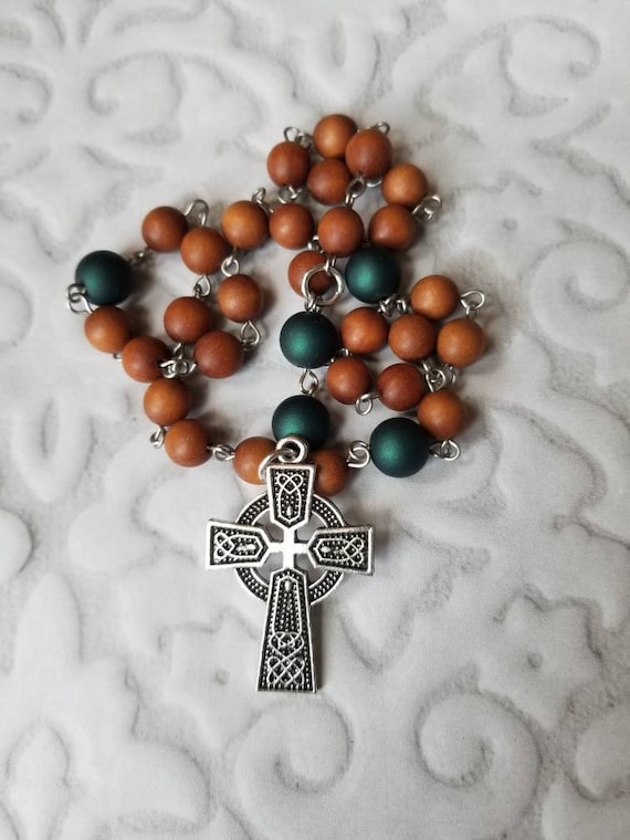 Anglican prayer beads, Episcopal rosary, Protestant prayer beads, Sandalwood beads, stainless pins, green satin matte glass, Celtic cross