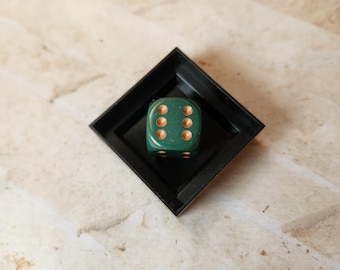 シングルチェセックスダスティグリーンと銅のd6ダイス、追加の16 mm d6 dndダイス、装飾的な多面体ゲームダイス、DnDダイス、RPGダイス、スペアダイス、スペア