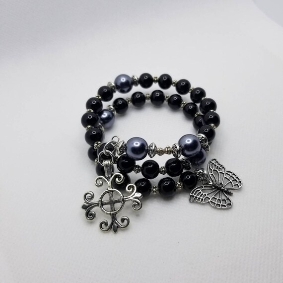 Anglican prayer bead bracelet, memory wire bracelet, beaded bracelet, wrap bracelet, black and gray glass pearls, Protestant prayer beads