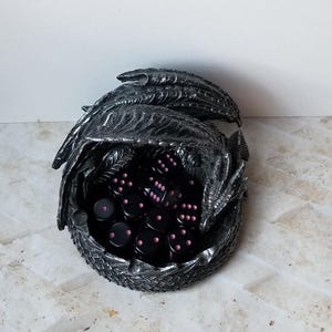 Single Chessex black and pink d6 die, extra 16mm d6 dnd dice, ornate polyhedral gaming dice, DnD dice, RPG dice, spare dice, spare