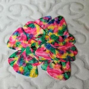 Destash guitar picks, multicolor guitar picks, guitar plectrums, generic guitar picks, guitar pick destash, confetti, x 20